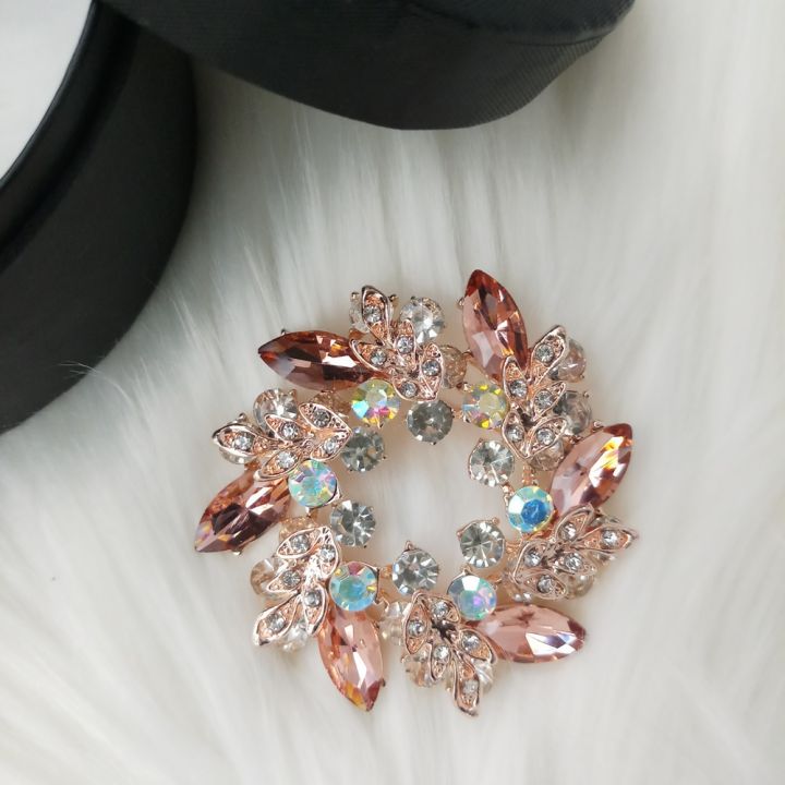Stone%20&%20Metal%20Brooch%20/Hijab%20Pin/%20Saree%20Pin%20for%20Women%20(Golden)%20(Imported)%20M-BRC-1104%20-%201%20Piece%20-%20Brooch%20-%20Brooch%20for%20Women%20-%20%E0%A6%B9%E0%A6%BF%E0%A6%9C%E0%A6%BE%E0%A6%AC%20%E0%A6%AA%E0%A6%BF%E0%A6%A8%20-%20Image%203