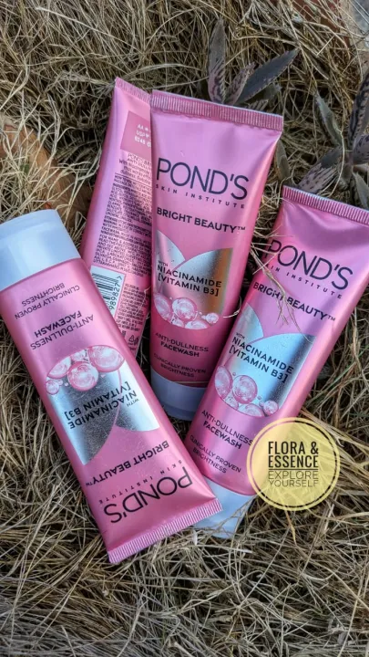 POND'S%20Ponds%20Bright%20Beauty%20Spotless%20Glow%20Facewash%20With%20Vitamin%20B3%2050gm%20(Indian%20Original)%20-%20Image%208