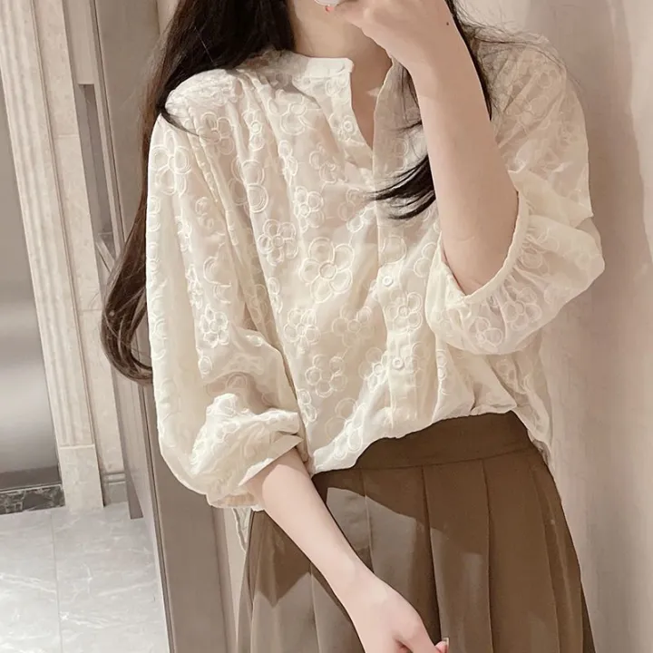 Korean%20Style%20French%20Style%20Fairy%20Design%20Lace%20Embroidered%20Flower%20Fashionable%20round%20Neck%20Loose%20Puff%20Sleeves%20Shirt%20for%20Women%20-%20Image%202