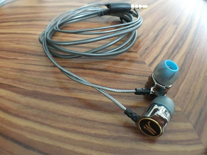 QKZ%20DM10%20Zinc%20Alloy%20HiFi%20Earphone%20In%20Ear%20Earphones%20Sports%20Headset%20Phone%20Laptop%20Gaming%20Earphone%20-(T.V.)%20-%20Image%204