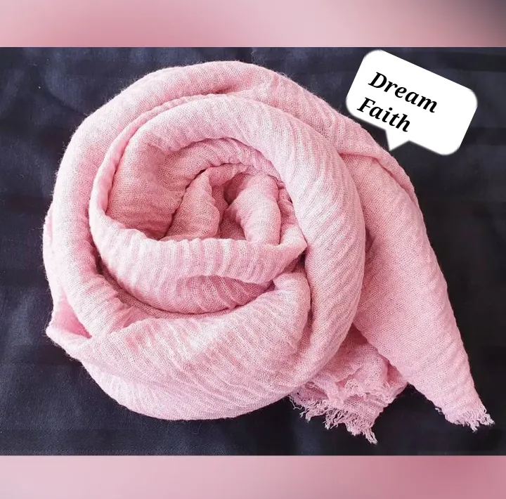 Crinkle%20Cotton%20Hijab%20-%20Premium%20Quality,%20Soft%20and%20Comfortable%20-%20Image%204