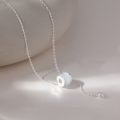 The new Xiaohongshu light luxury opal pendant niche design sense small waist necklace female Internet celebrity versatile clavicle chain.