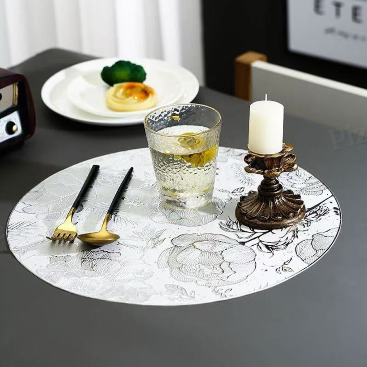 Golden%20Flower%20Placemat%20%7C%20Round%20PVC%20Dining%20Mat%20%7C%20Heat-Resistant%20Table%20Pad%20%7C%20Non-Slip%20Table%20Protector%20%7C%20Washable%20Decorative%20Placemat%20%7C%20Elegant%20Wedding%20Tableware%20%7C%20Festival%20Dining%20Table%20Mat%20%7C%20Luxury%20Gold%20Table%20Decor%20%7C%20%20Model%20PM%201001%20by%20Pizeon%20Luxury%20Linens%20-%20Image%206