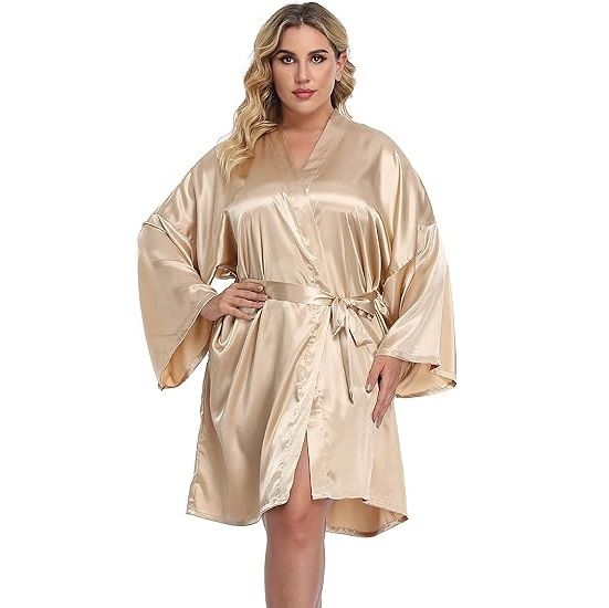 Plus%20Size%20Bridesmaids%20Satin%20Kimono%20Robe%20%E2%80%93%20Soft,%20Comfortable%20Short%20Nightgown%20&%20Sleepwear%20-%20Image%203