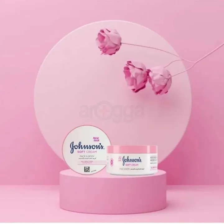 Johnson's%2024%20hours%20Moisture%20Soft%20Cream%20200ml%20-%20Image%204