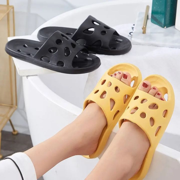 Men%20Bathroom%20Slippers%20Women%20Home%20Slipper%20Non-Slip%20Water%20Leaky%20Slippers%20Summer%20Beach%20Flip%20Flops%20Comfortable%20Eva%20Soft%20Sole%20Slides%20-%20Image%203