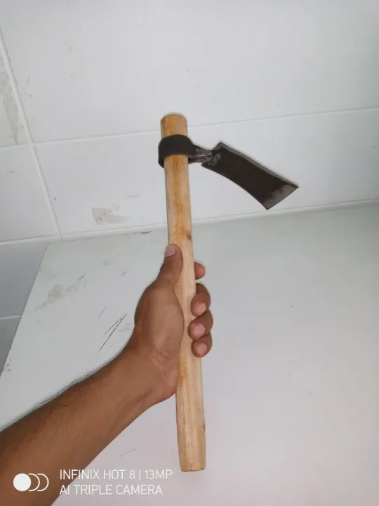 Garden%20Hoe%20Spade%20with%20Wooden%20Handle%20Agricultural%20Tool%20-%20Image%204