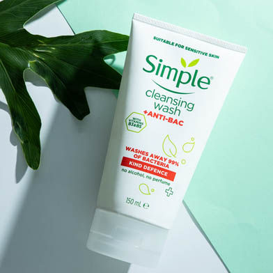 Simple Facewash Anti-Bac Cleansing Wash Kind Defense 150ml