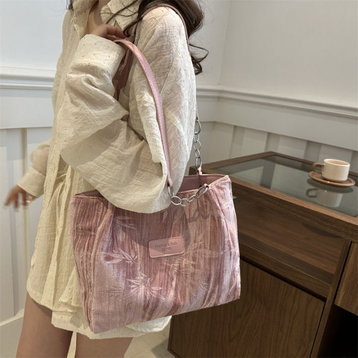 Aesthetic%20personality%20fashion%20tote%20bag%20women's%202024%20summer%20new%20large-capacity%20commuting%20versatile%20shoulder%20bag%20trendy%20women's%20bag%20-%20Image%203