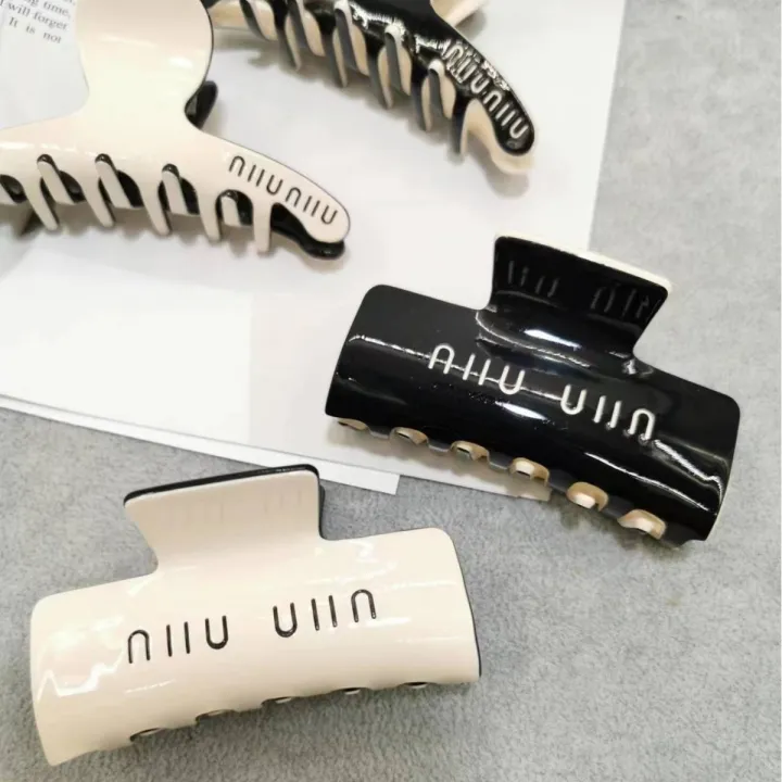Hair%20accessories,%20Miumiu%20women's%20acetic%20acid%20grip%20large%20shark%20clip,%202024%20new%20high-end%20hair%20clip%20-%20Image%204