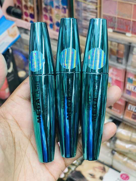 Technic%20Mega%20Lash%20Waterproof%20Mascara%20(12ml)%20-%20Image%203