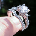 Luxury Jewelry Zircon Wedding Couple Rings For Women Engagement and Wedding Ring Set.