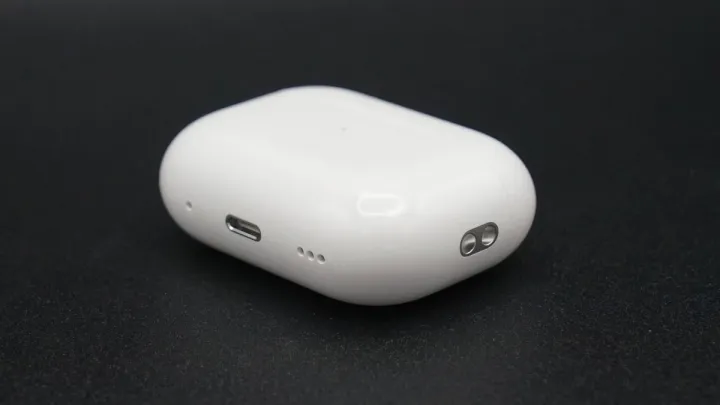AirPods%20Pro%20second%20Generation%20Made%20in%20Dubai%20Wireless%20Charging%20wireless%20Earbuds%20-%20Image%203