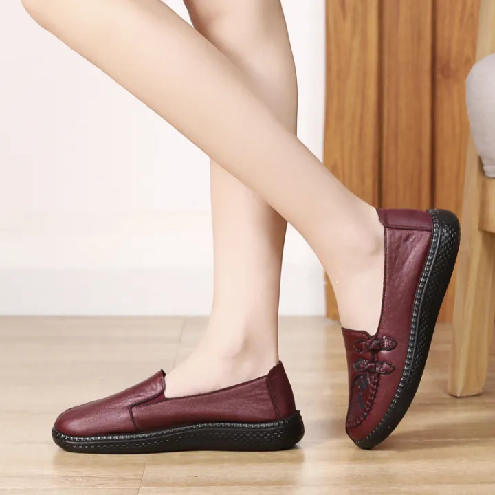 2023New%20Old%20Beijing%20Cloth%20Shoes%20Women's%20Soft%20Bottom%20Comfortable%20Non-Slip%20Waterproof%20Leisure%20Versatile%20Middle-Aged%20and%20Elderly%20Mother%20Shoes%20-%20Image%202
