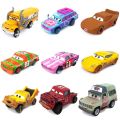 【The road to happiness Store】Disney Pixar Cars 3 No.15 Clay McQueen Earth Yellow Cruz Fritter Brake Party Collection Disney 1:55 Alloy Boys Gif. 