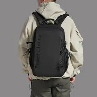 Arctic%20Hunter%20Bag%20with%20USB%20Port%20Waterproof%20Bagpack%20For%20Men%20-%20Image%202