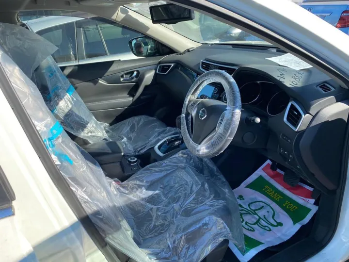 NISSAN%20X-Trail%20Hybrid%202015%20MODE%20PREMIUM%20with%20Sun%20roof%20-%20Image%208