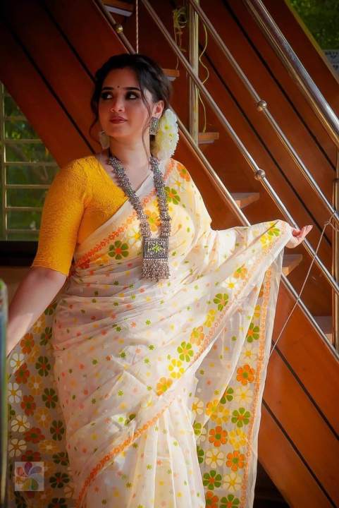 Trendy And Fashionable Afsan Print Saree for Women