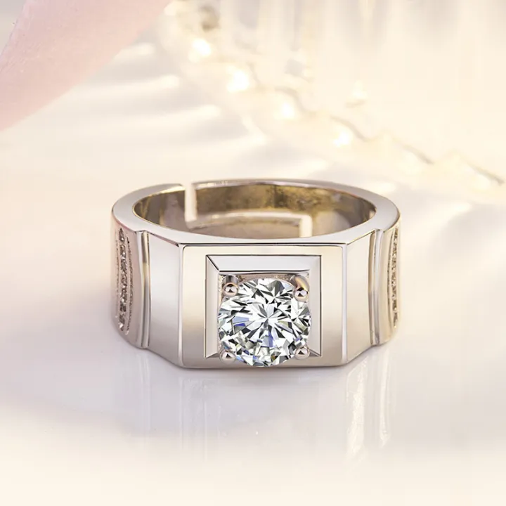 Men's%20Ring%20Platinum%20Imitation%20Big%20Diamond%201/2%20Carat%20Men's%20Ring%20Domineering%20Men's%20Imitation%20White%20Gold%20Diamond%20Ring%20Wholesale%20-%20Image%204