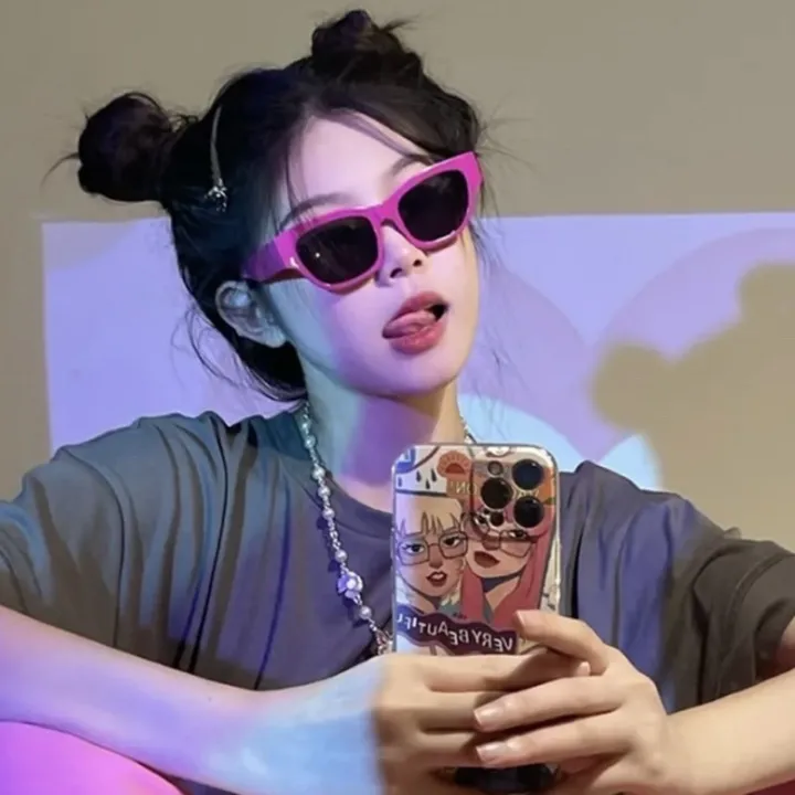 Korean%20version%20of%20Internet%20celebrity%20square%20Xiaohongshu%20sunglasses%20for%20women,%20high-end%20sense%20ins2024%20new%20white%20frame%20sunglasses%20anti-UV-%20-%20Image%204
