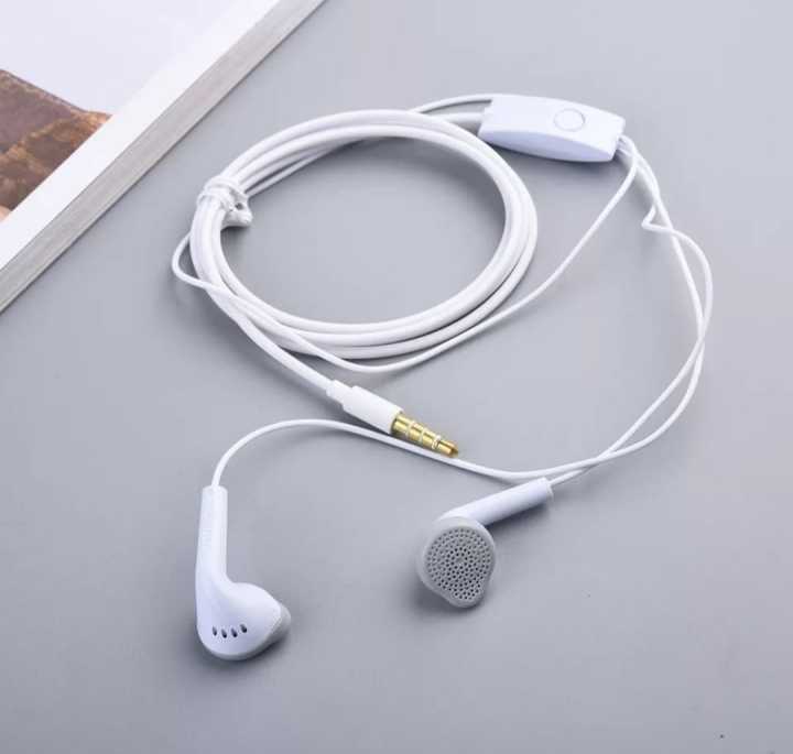 Samsung%20Earphone%20with%20Microphone%20And%20powerful%20base%20Wired%20Earphone%20-%20Image%202