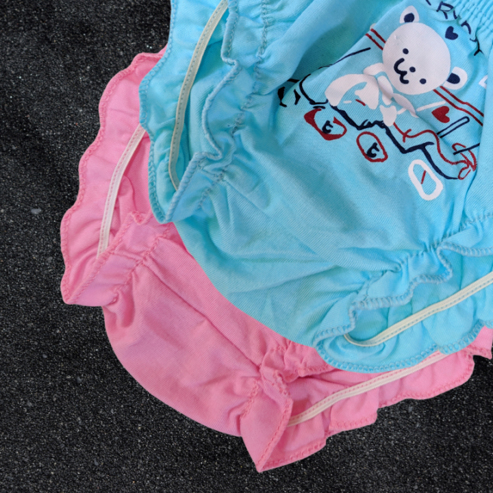 3%20PCS%20Soft%20Cotton%20Briefs%20Panties%20For%20Baby%20Girls%20(Multicolor%20Combo%20Pack)%20-%20Image%204