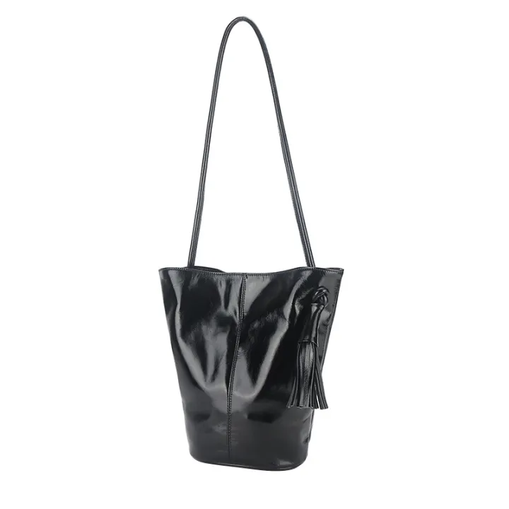 Paloma%20Wool%20first%20layer%20of%20oil%20wax%20cowhide%20vintage%20one-shoulder%20crossbody%20tassel%20bucket%20bag%20white%20Baihe%20same%20women's%20bag%20-%20Image%205