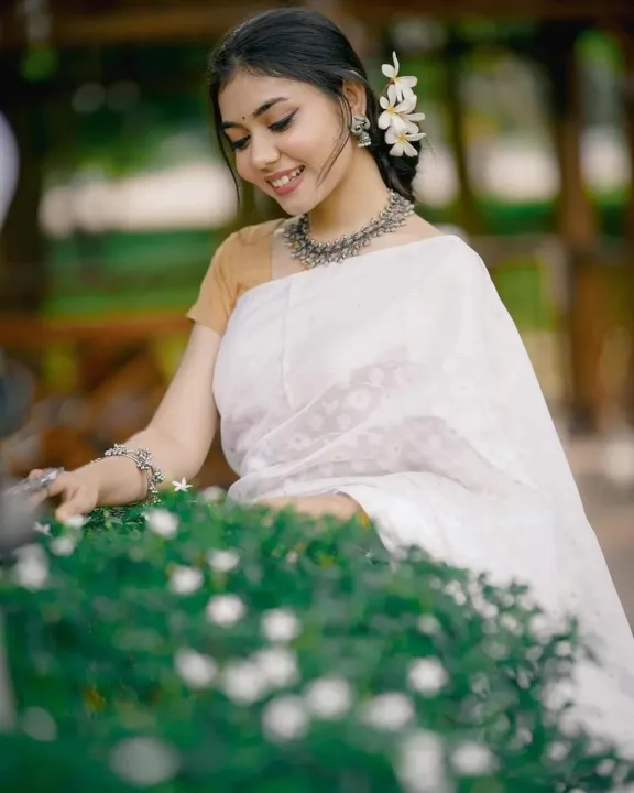 Halfsilk%20jamdani%20saree%20for%20women/white%20colour%20matching%20jamdani%20saree%20-%20Image%202