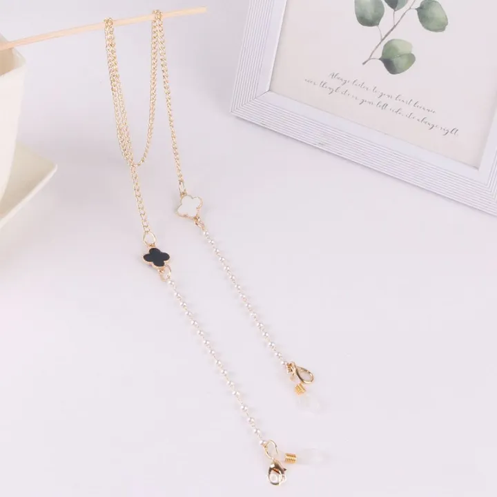 Delicate%20Clover%20Pearl%20Beaded%20Chain%20Eyeglasses%20Chain%20Pendant%20Necklace%20Female%20Accessories%20Hanging%20Lanyard%20Holder%20Strap%20for%20Women%20-%20Image%204