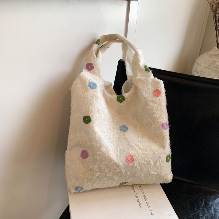 Lace%20flowers,%20dopamine%20vest,%20armpit%20bag,%20Korean%20makeup%20bag,%20shopping%20large%20capacity%20one%20shoulder%20-%20Image%203
