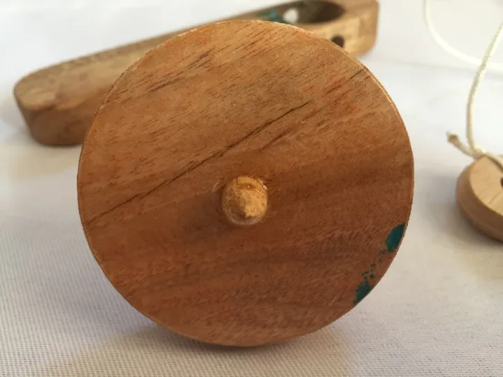 2019%2014cm%20L%20Wood%20Beyblade%20Spin%20Top%20Bey%20Blade%20Spinning%20Tops%20Gyro%20Toys%20Set%20Spinner%20With%20Launcher%20And%20Rip%20Cord%20Beyblades%20Kids%20Funny%20-%20Image%203