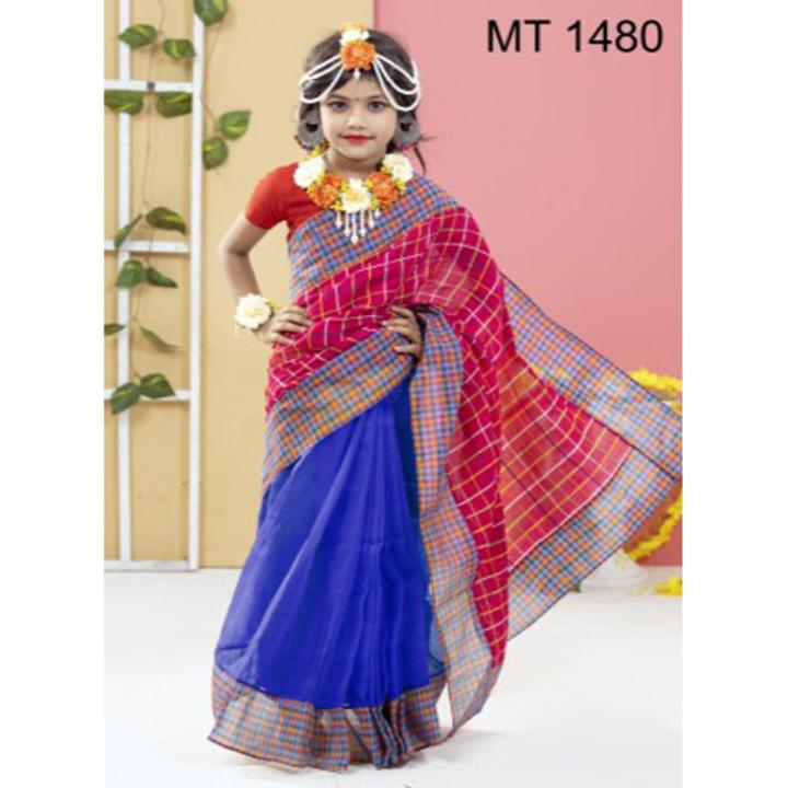 Tangail Tat বাচ্চা মেয়েদের জন্য বিভিন্ন রঙের রেডিমেড হাফ সিল্ক শাড়ি (কোমর থেকে পা: 28 ইঞ্চি লম্বা)