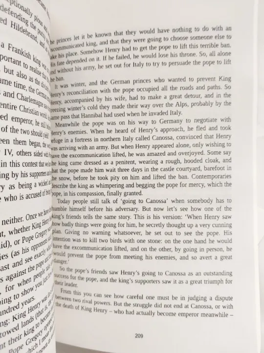 A%20Little%20History%20of%20the%20World%20by%20Ernst%20Gombrich%20-%20Premium%20-%20Paperback%20-%20Image%204