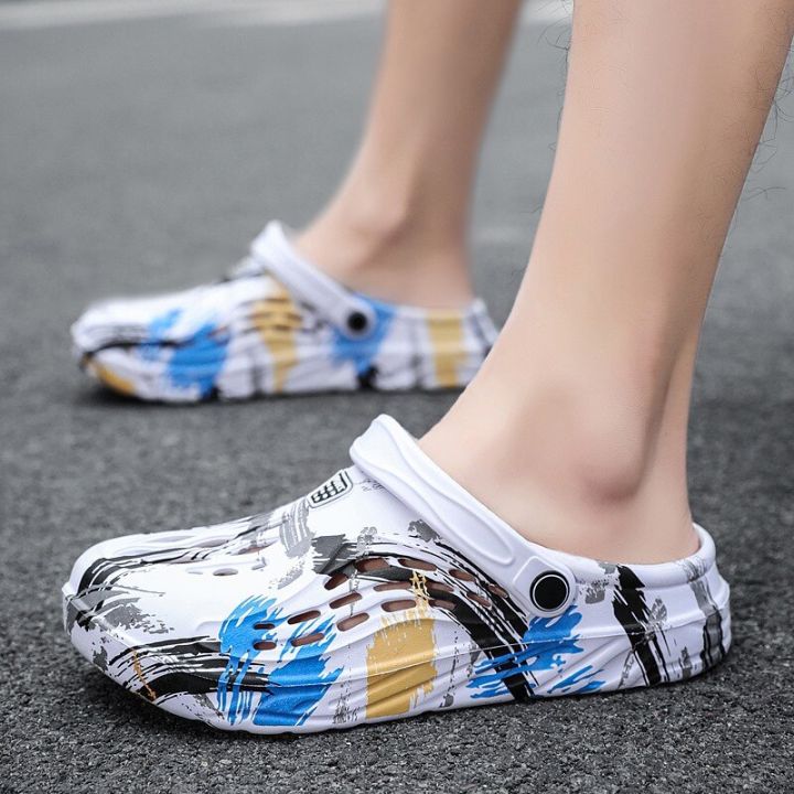Summer%20New%20Men's%20Outdoor%20Anti%20Slip%20Wear-resistant%20Sandals%20Cool%20Hole%20Shoes%20Fashion%20Sports%20Leisure%20Beach%20Shoes%20-%20Image%203