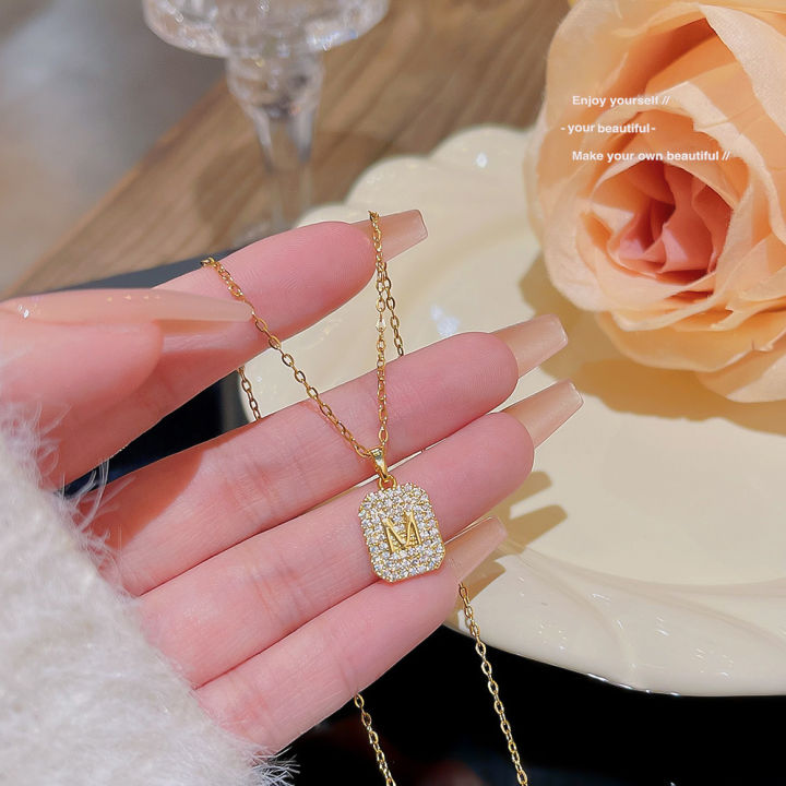 Non-fading M letter titanium steel necklace for women, versatile, exquisite and high-end clavicle chain, fashionable light luxury niche pendant