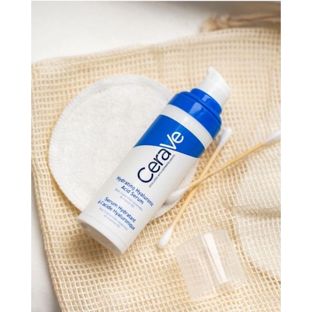 CeraVe%20Hydrating%20Hyaluronic%20Acid%20Serum%20-30ml%20-%20Image%202