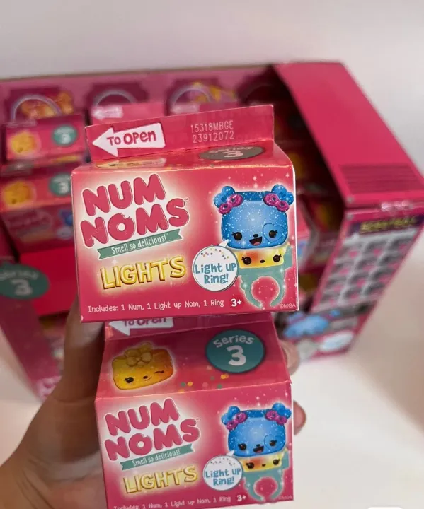 Num%20Noms%20lights%20up%20ring%20Slime%20So%20Delicious%20Surprise%20Toys%20Mystery%20Makeup%20Lip%20Gloss%20Smell%20Snackables%20Kawaii%20Dolls%20-%20Image%205