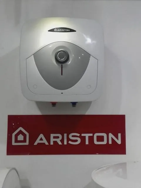 ARISTON%20Geyser%20italy%2030L%20plastic%20-%20Image%203