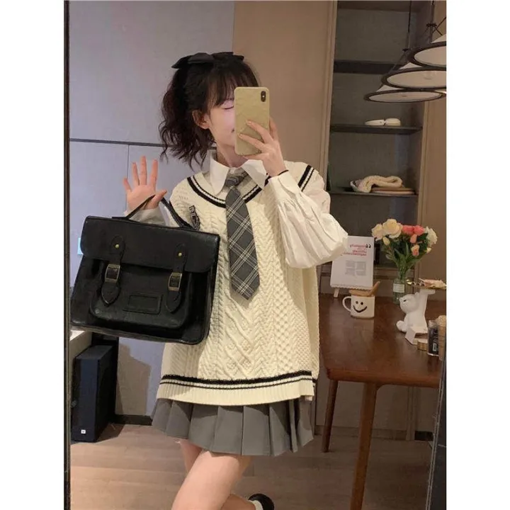 Three%20Piece%20Set/Single-Piece%20College%20Style%20Spring%20and%20Autumn%20New%20Knitted%20Vest%20Sweater%20Female%20Students+Shirt+Pleated%20Skirt%20-%20Image%204