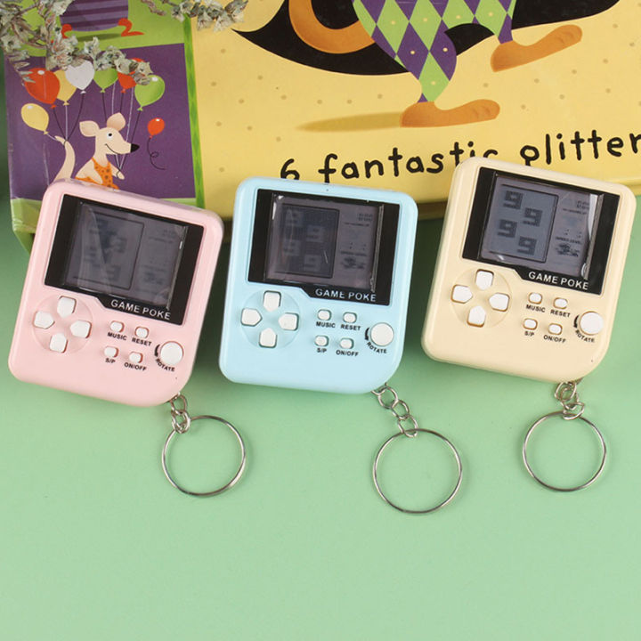 Mini%20Classic%20Game%20Machine%20Retro%20Nostalgic%20Game%20Console%20With%20Keychain%20console%20-%20Image%203