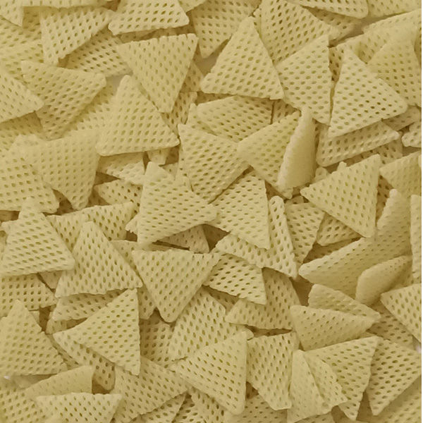 RAW%203D%20Triangle%20Chips%20%20Ready%20to%20Fry-500%20gm%20-%20Image%204