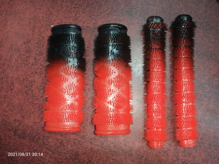 4%20Pcs%20Bicycle%20Soft%20Bubber%20Handlebar%20Grips%20-%20Black&Red%20-%20Image%205