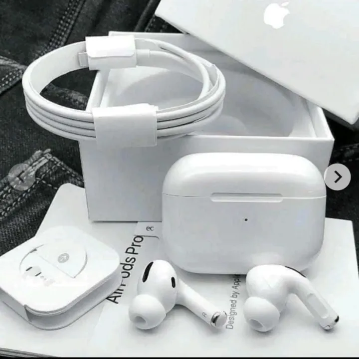 AirPods%20Pro%202nd%20genaration%20Made%20in%20Dubai%20Wireless%20Charging%20%20Bluetooth%20Earbuds%20-%20Image%205