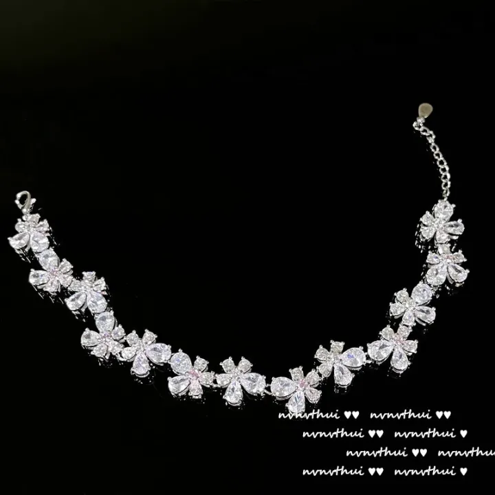 Brilliant%20Galaxy%20LOVE%20Alphabet%20Gemstone%20Bracelet%20Designer%20LULU%2018K%20gold-plated%20zirconia%20geometric%20bracelet%20-%20Image%206