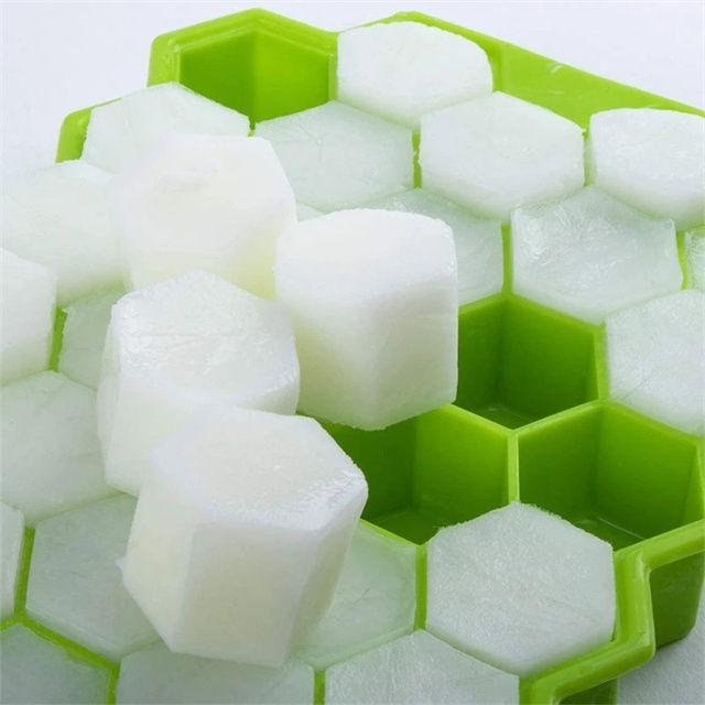 Silicone%20Ice%20Cube%20Trays%20with%20Lids%20%E2%80%93%20Fruit-Infused%20Freezer%20Molds%20for%20Ice,%20-%20Image%207