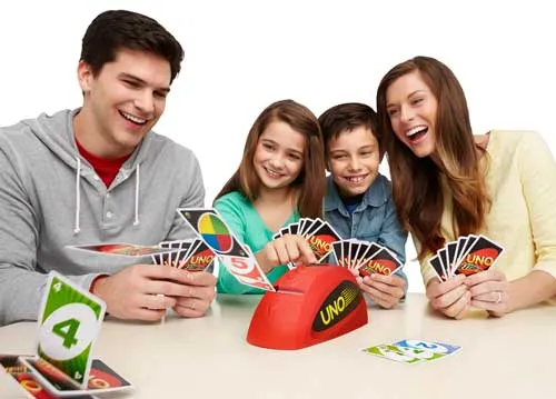 UNO%20Familly%20Game%20Card%20for%20Play%20-%20Image%202