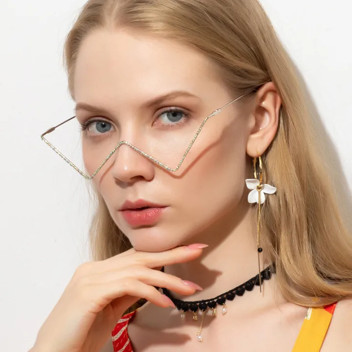 Personality%20no%20sheet%20metal%20inlaid%20diamond%20glasses%20female%20tide%20European%20and%20American%20ins%20style%20half%20frame%20street%20shot%20V-shaped%20decorative%20frame%20male%20s2057%20-%20Image%202