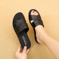 Mom sandals, female genuine leather, soft soles, comfortable flat slippers, women's shoes, non-slip slippers for middle-aged and elderly people, wear soft soles in summer, and slippers for the elderly. 