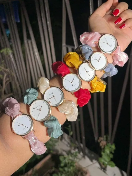 Student%20Watches%20-%20Clasp-Free%20Bracelet%20Watches%20for%20Girls%20and%20Women%20-%20Image%203