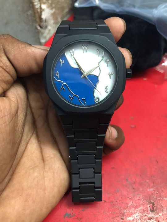 Arabic%20Aura%20Watch%20for%20men%E2%80%93%20Carbon%20Fiber%20Look%20Body%20with%20Sleek%20&%20Modern%20Design%20black%20-%20Image%205